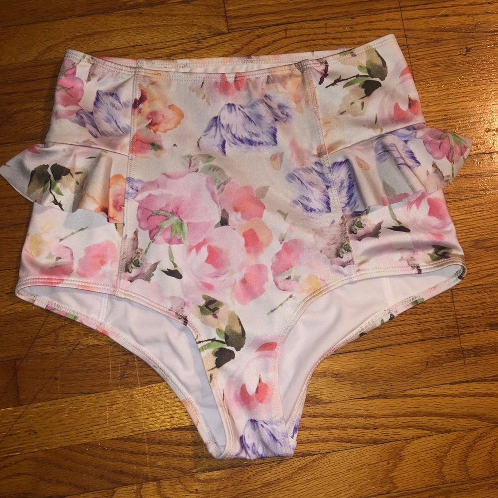 KJ Blush Floral Hip Ruffle Bottoms